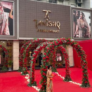 tanisq-showroom near canara bank basti